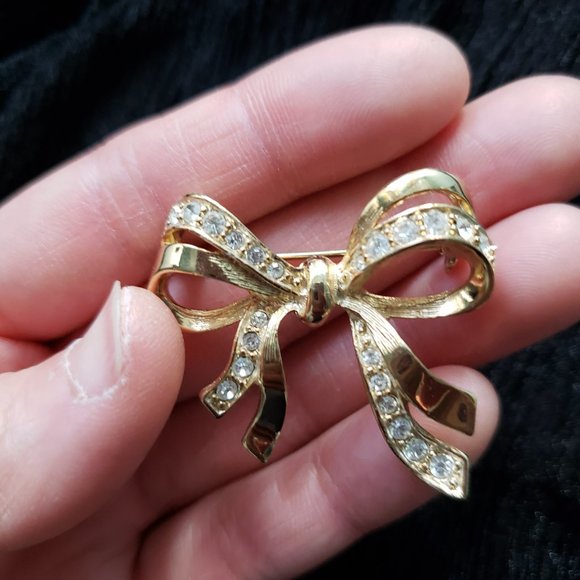 Vintage Bow Gold Tone with Rhinestone Pin Brooch - Picture 3 of 8